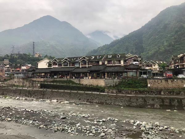深圳婚姻家事律師分析離婚時把房產過戶給子女的情況，我們該如何下手
