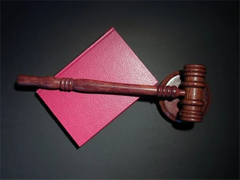 深安路律師談丈夫婚內(nèi)多次出軌離婚時妻子能主張精神損害賠償嗎